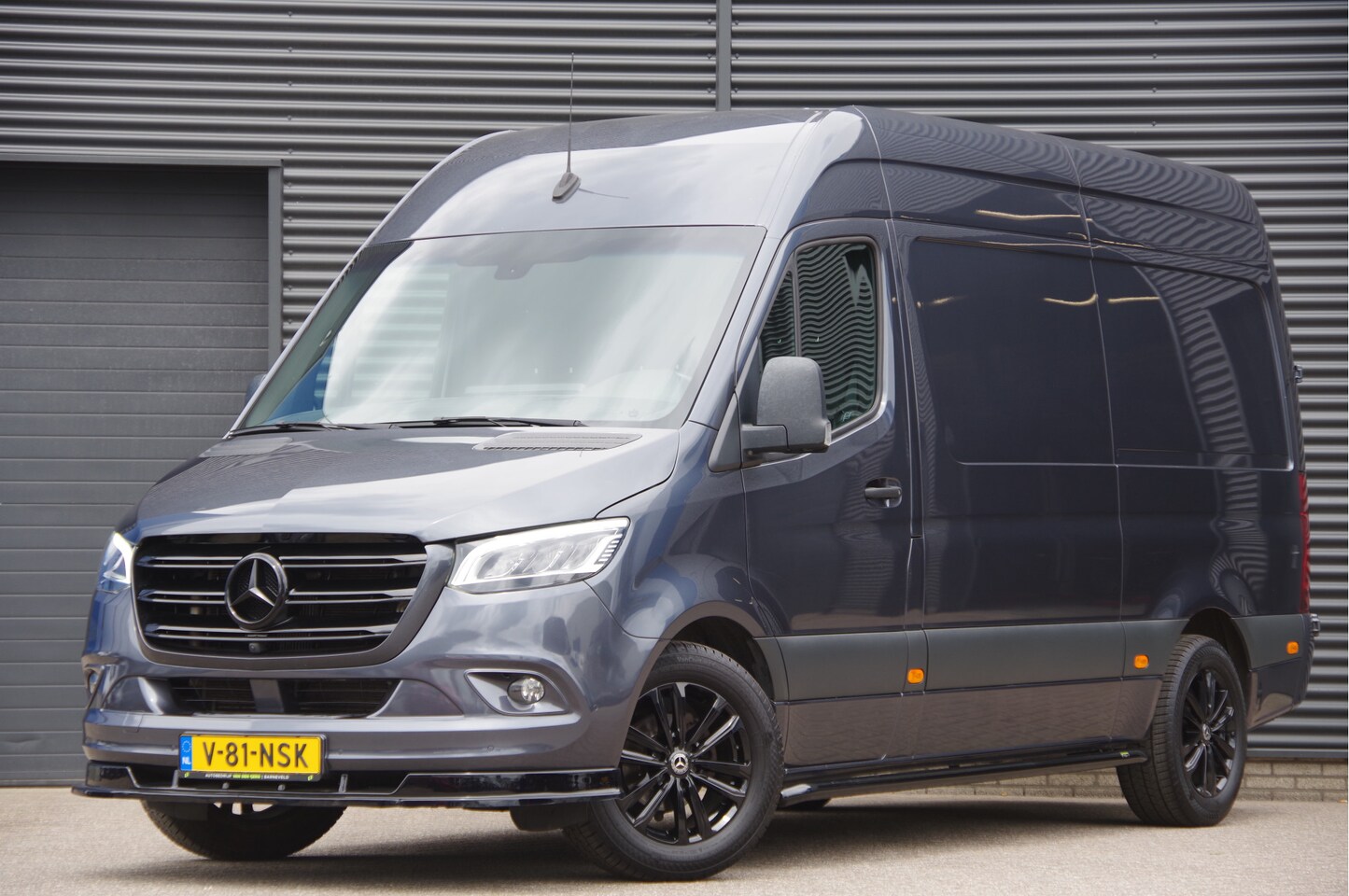 Mercedes-Benz Sprinter - 319 3.0 CDI V6 L2H2 AUT. LED, LUCHTVERING, MBUX 10'', 360 CAMERA, STOELVERWARMING, CRUISE, - AutoWereld.nl