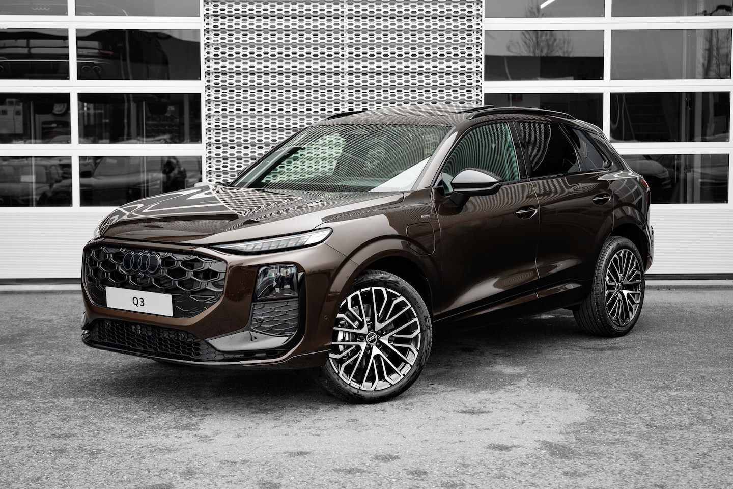Audi Q3 - S edition | Adaptive cruise control | Audi sound system | Cruise control - AutoWereld.nl