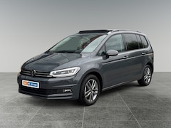Volkswagen Touran - 1.5 150pk TSI Highline 7p Navigatie 'Discover Media' | Velgen 'Salvador', 17 inch lichtmet