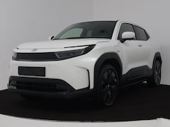 Toyota Urban Cruiser - Executive 61 kWh | BTW voertuig | 360 camera | Elektrische bestuurdersstoel |