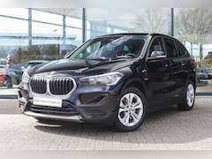 BMW X1 - xDrive25e Automaat / Apple CarPlay / Getint glas / Cruise Control / Aut.airconditioning /