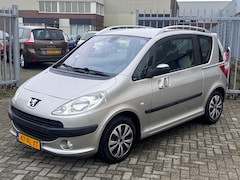 Peugeot 1007 - 1.4-16V Gentry NL AUTO NAP NIEUWE D-RIEM Airco ECC l CRUISE l PDC l Elek deuren l Elek pak