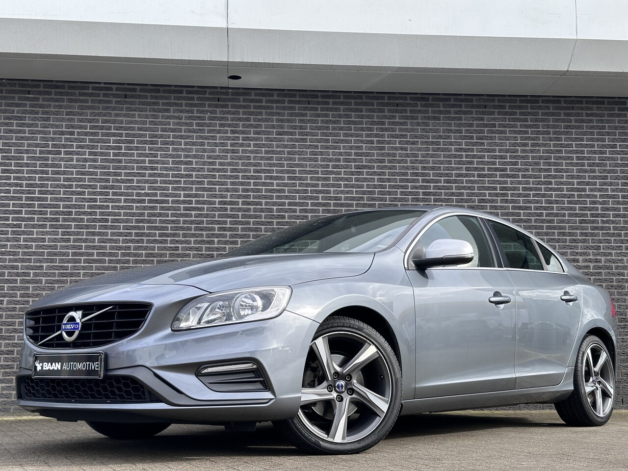 Volvo S60 - 2.0 D2 R-Design | Radio | Navigatie | Climate Control - AutoWereld.nl