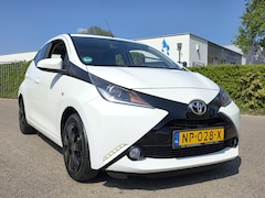Toyota Aygo - 1.0 x-Wave CabrioTop 1e Eig Camera Apk 10-2027 Zondag OPEN