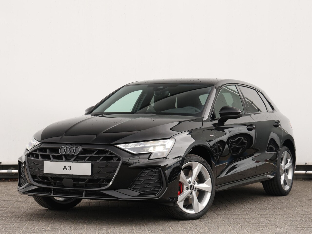 Audi A3 Sportback - S edition Competition 45 TFSI e 272 PK Sp | Camera | Assistentiepakket driving | SONOS | - AutoWereld.nl
