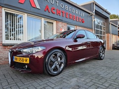 Alfa Romeo Giulia - 2.2 Super Automaat Leer NAP Mooie/Nette Auto Camera 180PK Navigatie