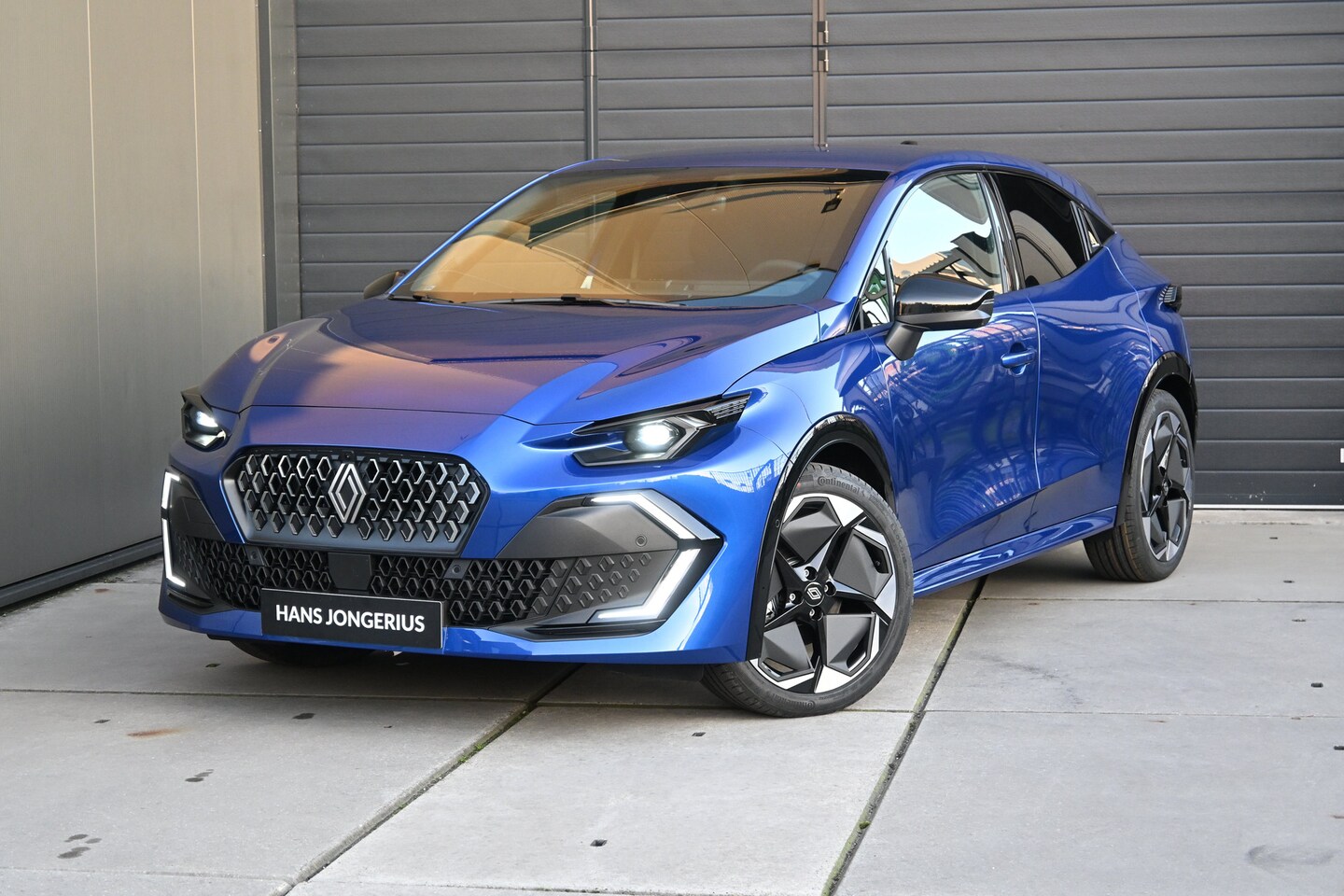 Renault Clio - esprit Alpine | Achteruitrijcamera | Draadloze telefoonoplader met magsafe technologie | E - AutoWereld.nl