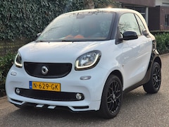 Smart Fortwo - Joy Special Edition BRABUS twee kleur combi Zwart/wit Orange 1.0 Joy Edition