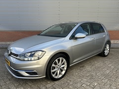 Volkswagen Golf - 1.0 TSI Comfortline | CarPlay | Navigatie | Extra Getint Glas | Lichtmetalen Velgen |