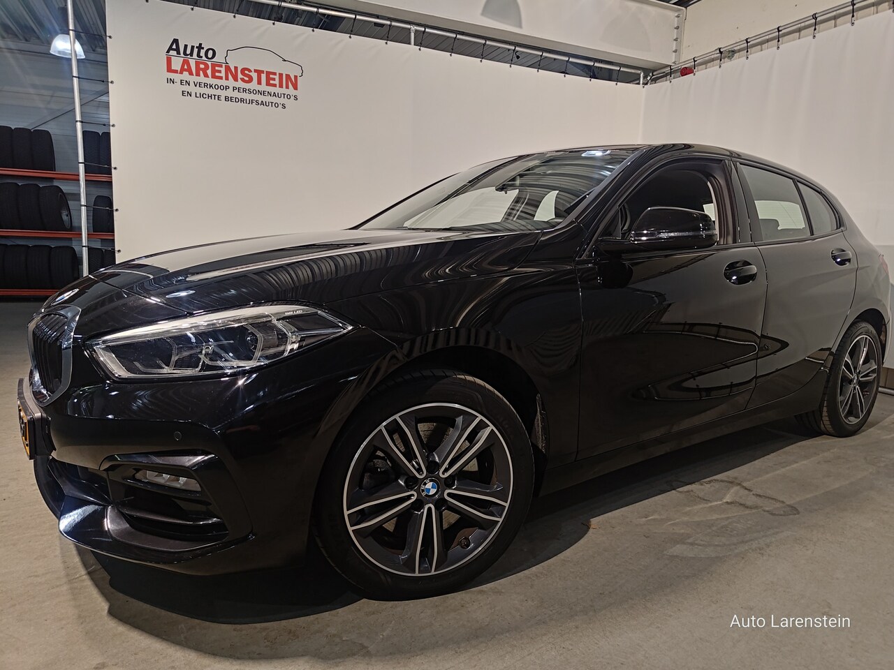 BMW 1-serie - 120i 178pk M-Sport-Line Aut.7 131kw 5 Drs Connect Pack / Navi / LED / DAB / ACC / Carplay - AutoWereld.nl