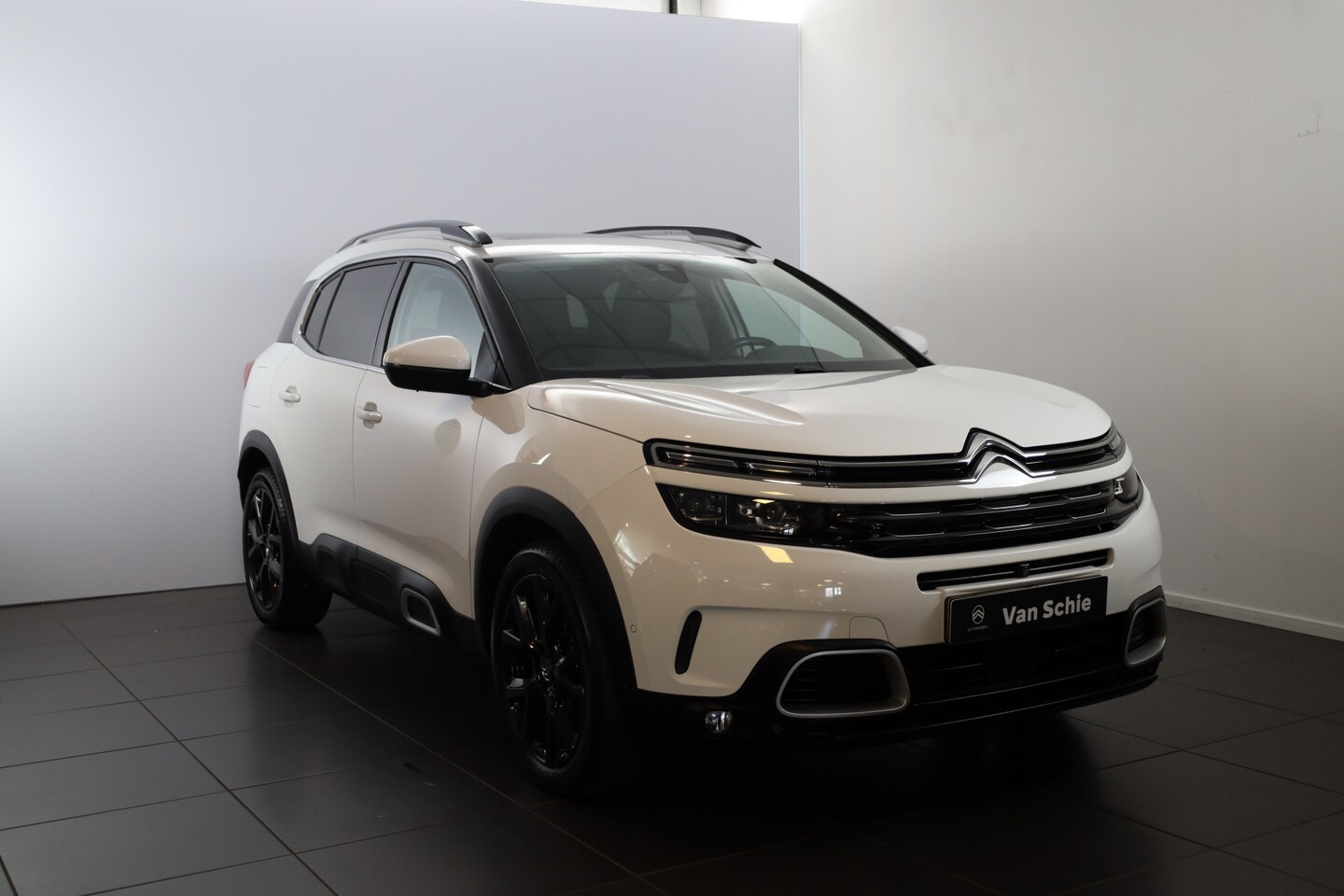 Citroën C5 Aircross - PT 180 Shine Automaat-8 Panoramadak | 19" | All season | Trekhaak etc - AutoWereld.nl