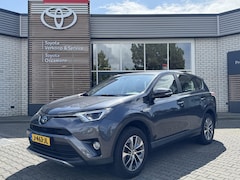 Toyota RAV4 - 2.5 Hybrid AWD ENERGY TREKHAAK 1650KG TREKGEW EL-ACHTERKLEP PARK-SENSOREN NAVI KEYLESS 17'