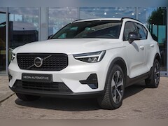 Volvo XC40 - 2.0 B4 Plus Dark Mild Hybride 197pk Automaat | 2.000kg Trekgewicht | Adaptieve Cruise + Pi