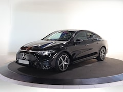 Mercedes-Benz CLA-Klasse - 200 Business Solution AMG 58 kWh | Panoramadak | Premium Pakket | Superscreen | Trekhaak |