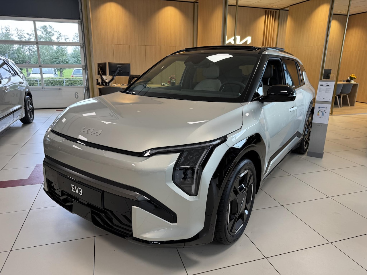 Kia EV3 - GT-Line 81.4 kWh MY2027 EVTP Pakket aanwezig !! | Voorraadvoordeel ruim €4000,- * ( Prijs - AutoWereld.nl