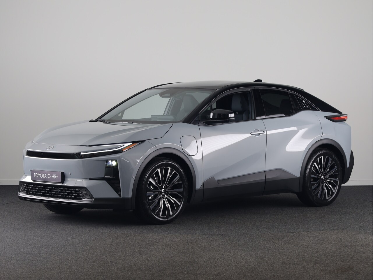 Toyota C-HR - Executive AWD 77 kWh *NIEUW* | Direct leverbaar! | Executive Plus Pack | Inruilpremie | * - AutoWereld.nl