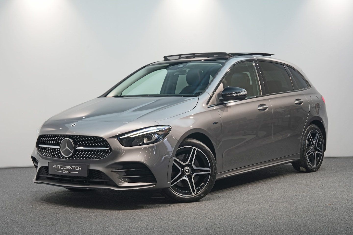 Mercedes-Benz B-klasse - 250 e AMG ✅ PANO ✅ ADAP.CRUISE ✅ BURMESTER ✅ NAVI ✅ CARPLAY / ANDROID AUTO ✅ BTW - AutoWereld.nl
