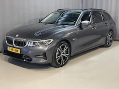 BMW 3-serie Touring - 330e xDrive Business Edition Plus 18"/Trekhaak/Laser LED/Head-up/Stoelverwarming/Elektrisc