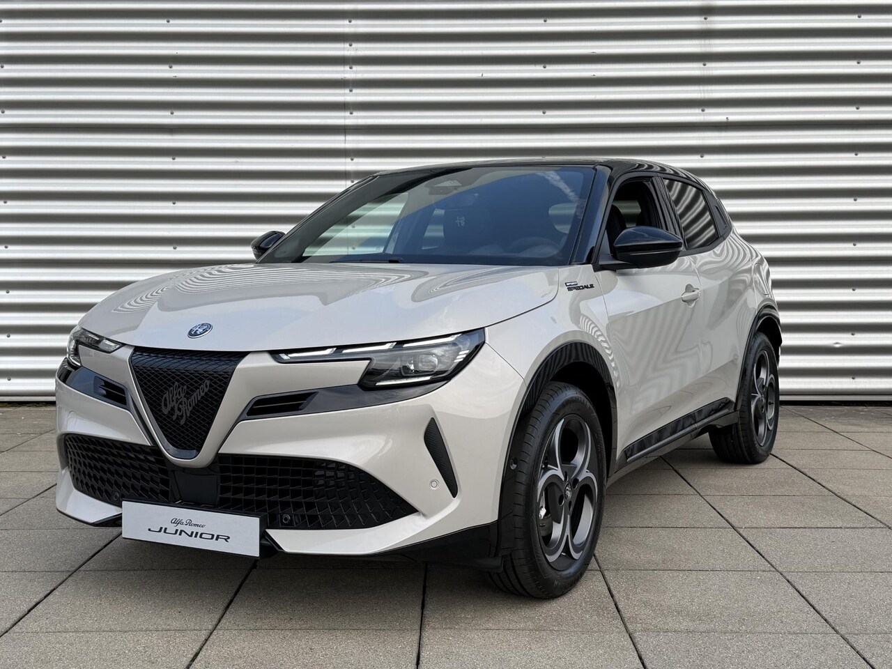 Alfa Romeo Junior - Elettrica Sport Speciale 54 kWh | Led Matrix | Elektrische Kofferklep | Navigatie - AutoWereld.nl