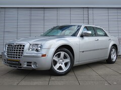 Chrysler 300C - 2.7 V6 Platinum Uniek, 1e eigenaar in NIEUWSTAAT 39000 KM | Ton Peters 06-53955459