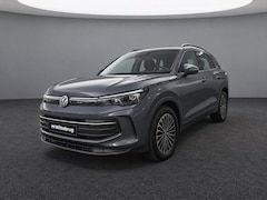 Volkswagen Tiguan - 1.5 eTSI 150pk R-Line DSG Automaat / Panorama dak / 360 Camera / Stoelverwarming voor / 18