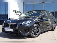 BMW 1-serie - 120 M Sport Automaat / Sportstoelen / M Adaptief onderstel / Achteruitrijcamera / Stoelver