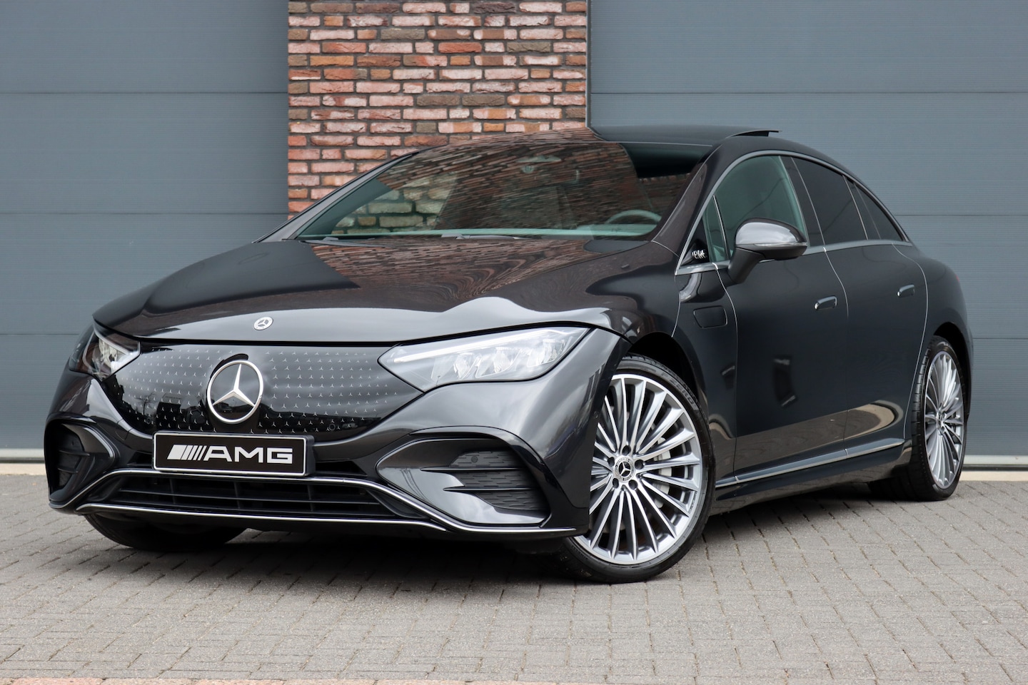 Mercedes-Benz EQE - 300 AMG Line 90 kWh | Airmatic | Distronic | Panoramadak | Warmtepomp | Memory | Keyless G - AutoWereld.nl
