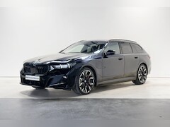 BMW 5-serie Touring - 550e xDrive Innovations Pack M Sportpakket Pro M-Stoelen Special Request kleur Jerez Zwart