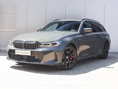 BMW 3-serie Touring - 330e M Sport Automaat / Panoramadak / Achteruitrijcamera / Sportstoelen / Comfort Access /
