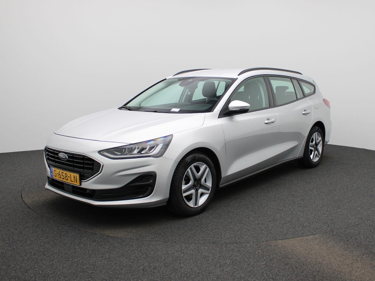 Ford Focus Wagon - 1.0 EcoBoost Hybrid Connected | parkeer sensoren | Navigatie | Airco | Cruise control | DA - AutoWereld.nl