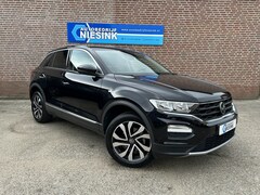 Volkswagen T-Roc - 1.5 TSI ACTIVE PDC/ACC/Carplay/Blindspot