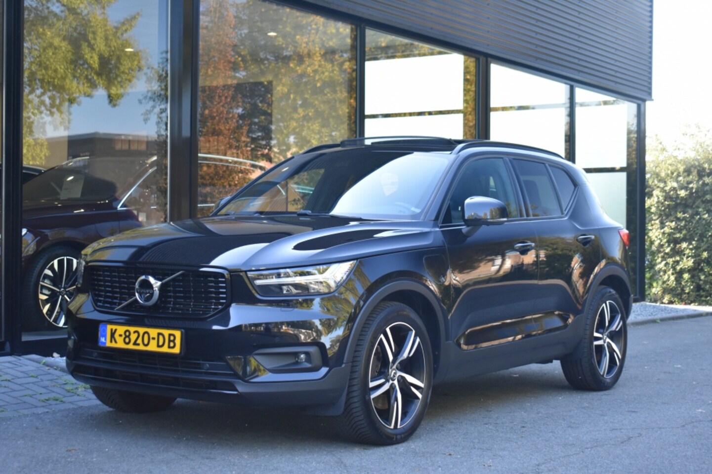 Volvo XC40 - T5 262pk [Plug-in] R-Design | Luxury Line | Winter Line | Park Assist - AutoWereld.nl