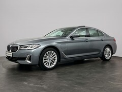 BMW 5-serie - 530e High Executive Luxury Line | Parking Pack | Comfort Access | Panoramadak | Safety Pac