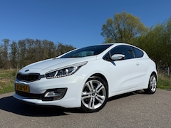 Kia Pro cee'd - 1.6 GDI Business Pack / Camera / Navi / 17" Velgen / Clima / PDC / Cruise / LED / 6 Versne