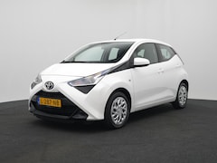 Toyota Aygo - 1.0 VVT-i X-Play | Trekhaak | NL Auto | Dealer Onderhouden | Achteruitrijcamera |