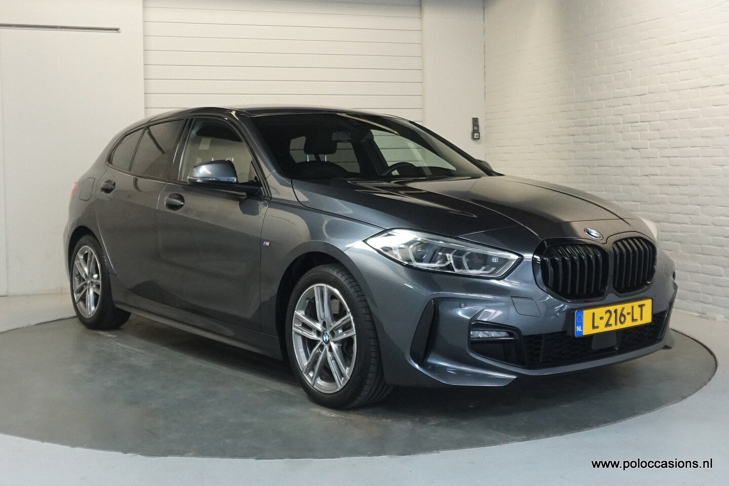 BMW 1-serie - 120i EXP PRICE: €17700,- | Carplay | Dealerauto | M-Pakket | Live Cockpit - AutoWereld.nl