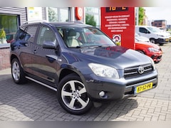 Toyota RAV4 - 2.0 VVTi Executive / Automaat / Trekhaak / Leder / Climate control / Stoelverwarming