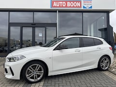 BMW 1-serie - 118i 136PK AUTOMAAT M SPORT APPCARPLAY/NAVI/SFEER/ DIGICOCKPIT/LED/2XPDC/KUIPZETELS/M-AERO