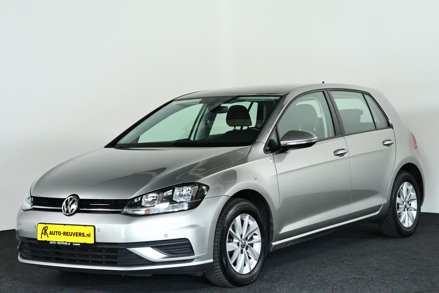 Volkswagen Golf - 1.0 TSI Trendline Airco / Bluetooth / DAB / Front Assist - AutoWereld.nl