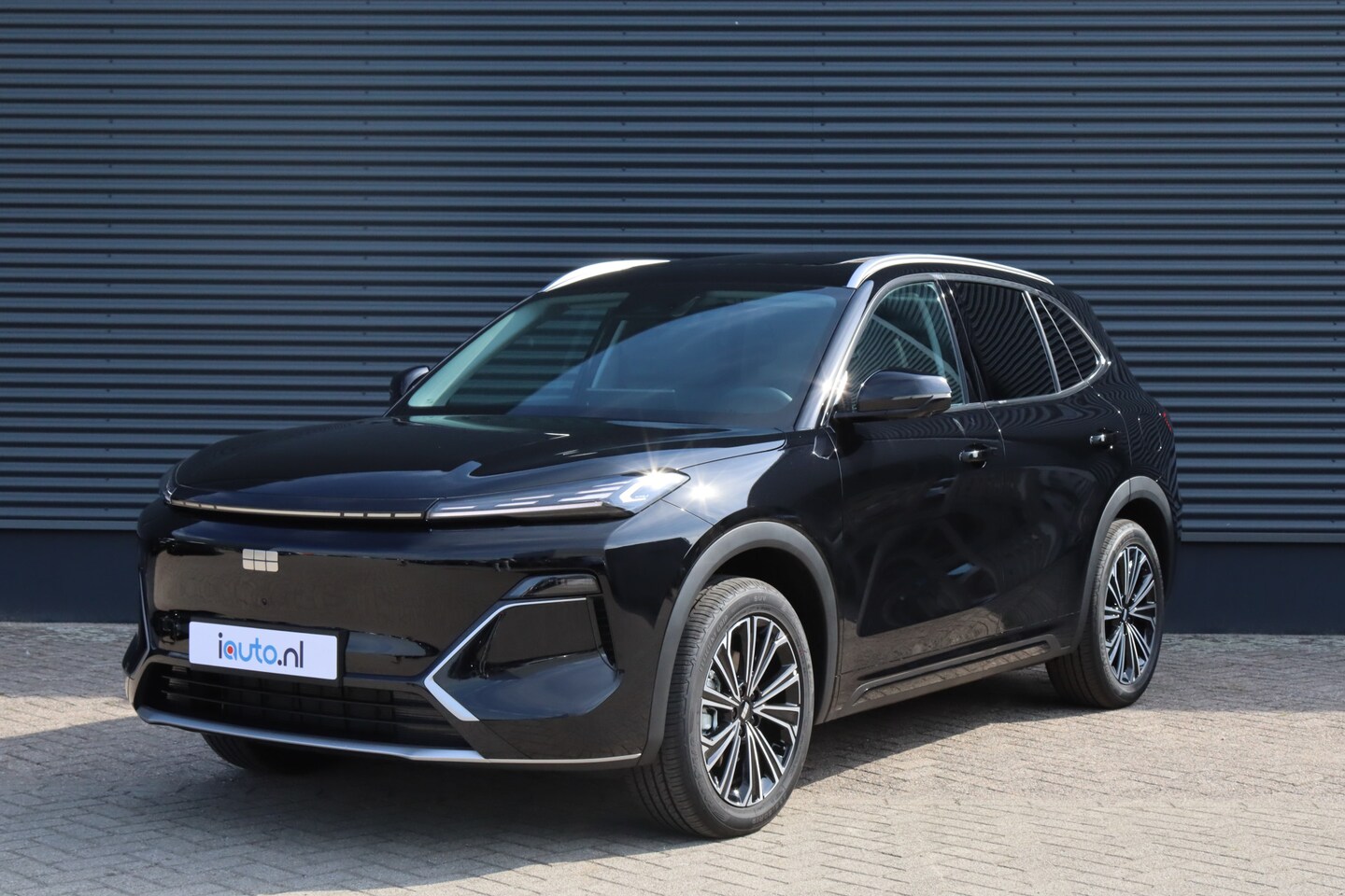 Geely Starray EM-i - 1.5 Max+ Long Range [136km] Pano/Leder/Keyless/360/Headup/ACC/19" - AutoWereld.nl