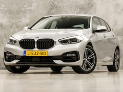 BMW 1-serie - 118i Sport Automaat (APPLE CARPLAY, NAP, GROOT NAVI, CLIMATE, LEDER, SPORTSTOELEN, PARKEER