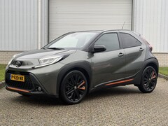 Toyota Aygo X - 1.0 MT Limited / JBL Audiosysteem / Achteruitrijcamera / Adaptieve Cruise Control / Apple