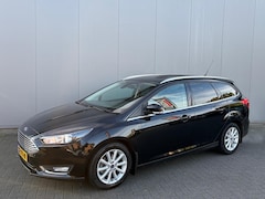 Ford Focus Wagon - 125PK Titanium Navigatie/Parkeerhulp/Bluetooth/Stoelverwarming