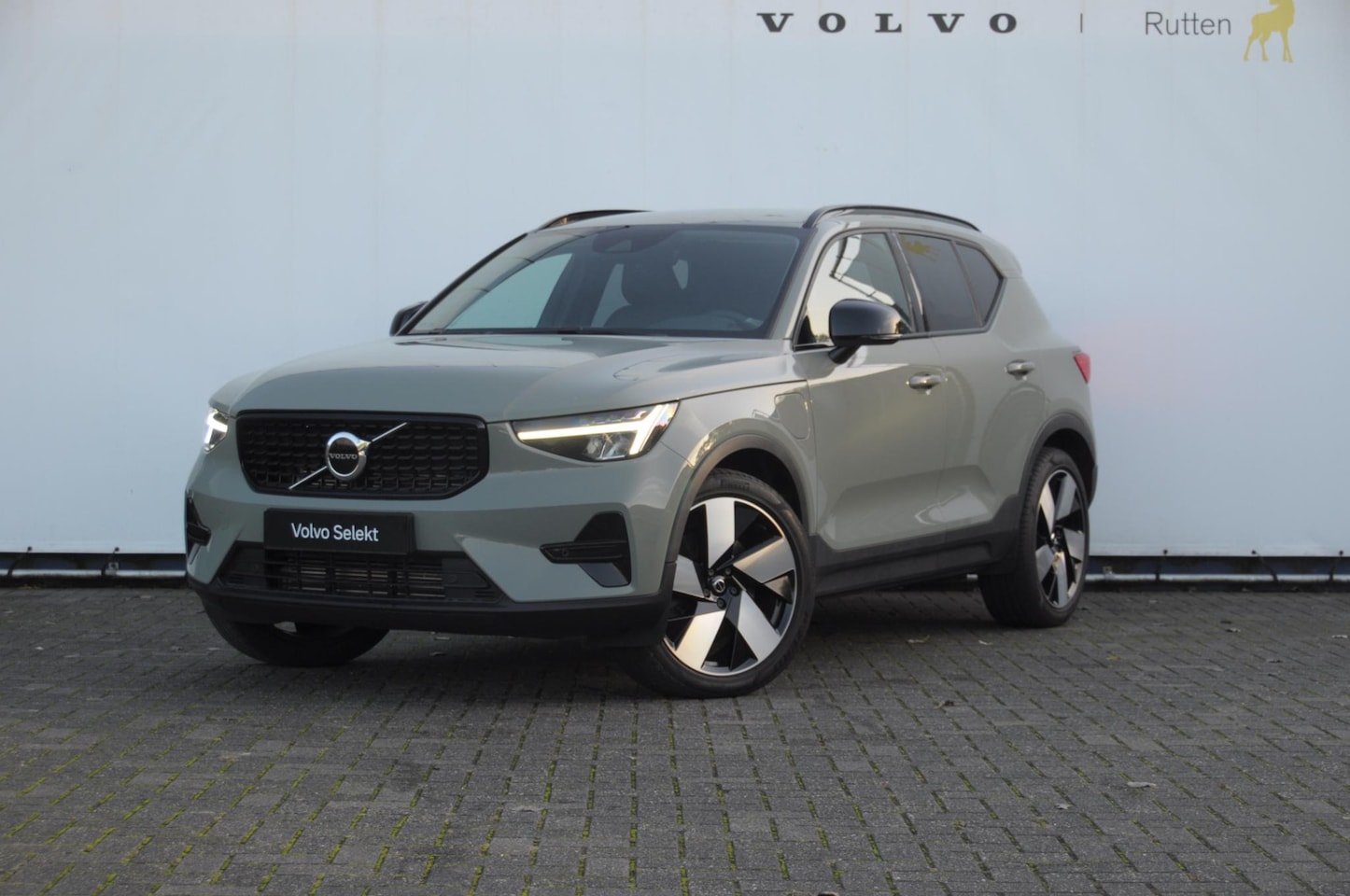 Volvo XC40 - T5 262PK Automaat Recharge R-Design / Adaptieve cruise control / Trekhaak / Elektrische st - AutoWereld.nl