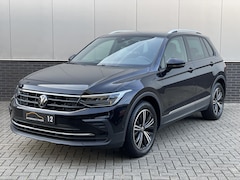 Volkswagen Tiguan - 1.5 TSI Life Business Head-up|Trekhaak|CarPlay