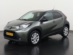 Toyota Aygo X - 1.0 VVT-i MT first Two-Tone | Camera | Stoelverwarming | Apple/Android Carplay | Zondag Op