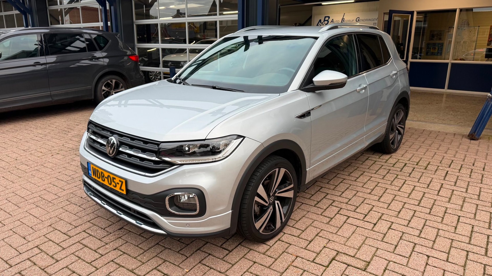 Volkswagen T-Cross - 1.5 TSI R-Line Business 1.5 TSI R-Line Business+ - AutoWereld.nl