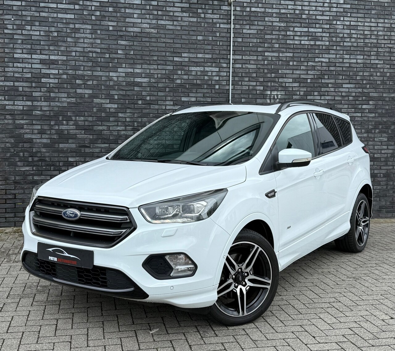 Ford Kuga - 1.5 EcoB ST Line 182pk Automaat|1e Eig|Nwe Distri|Pano|Carplay|Trekgewicht 2000kg - AutoWereld.nl
