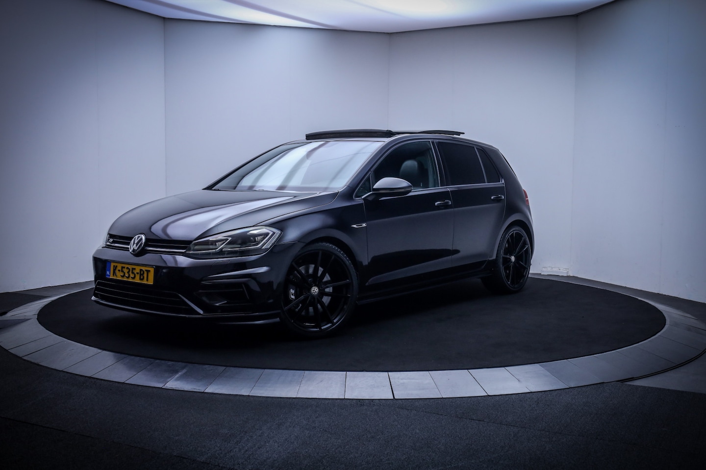 Volkswagen Golf - 2.0 TSI 4Motion R PANO | FULL LEDER | CAMERA | KEYLESS | STOEL.VW | KEYLESS | LANE.ASS | A - AutoWereld.nl