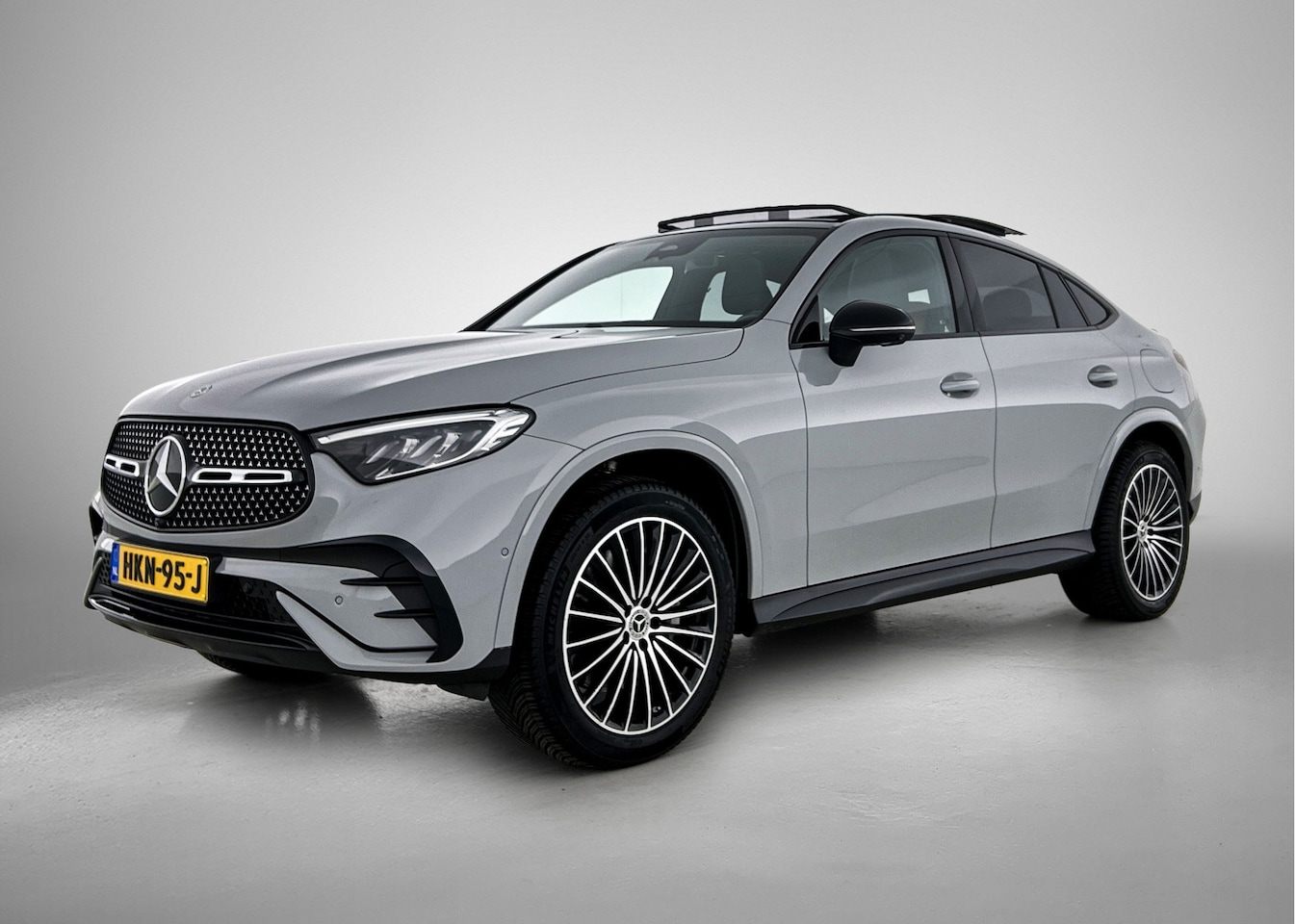 Mercedes-Benz GLC-klasse Coupé - 300e 4MATIC AMG Nightpakket | Siennabruin int. | Panoramadak | Trekhaak | Alarm | Burmes - AutoWereld.nl